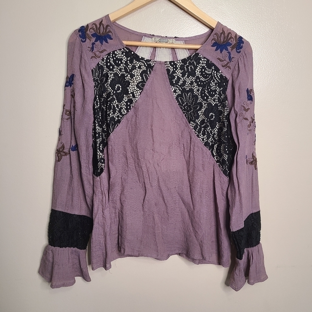 Buckle Gimmicks Pieced Crinkle Top